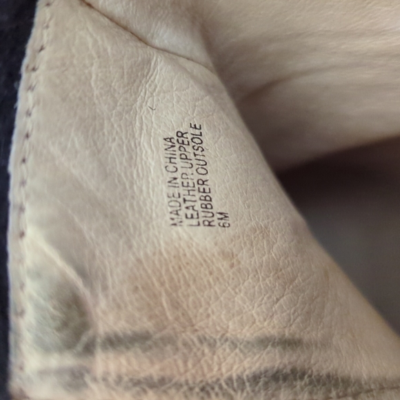 Michael Kors Suede Wedge Booties. Size 6 - Picture 4 of 5